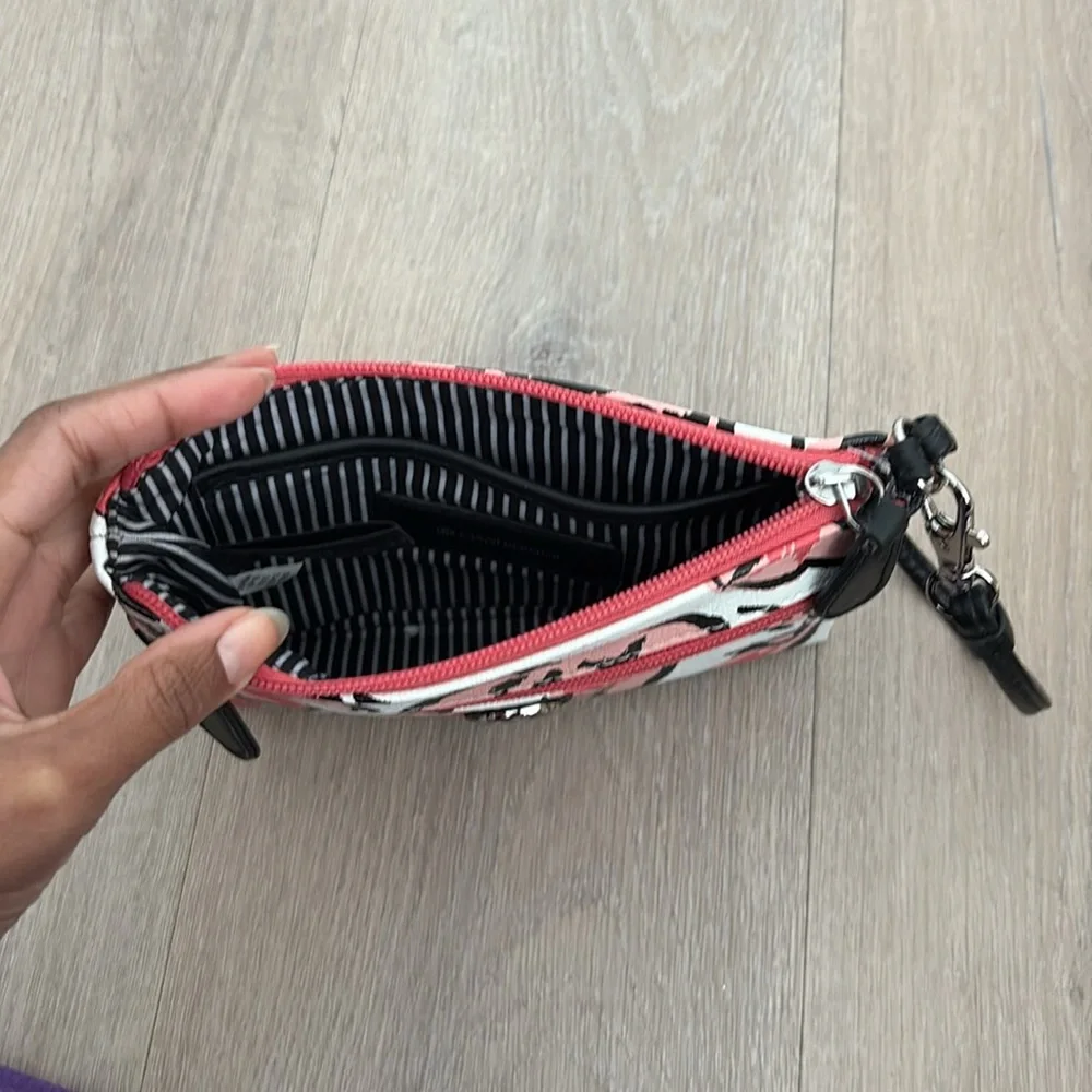 Giani Bernini Womens Wristlet Small Pink White Red Floral Print Spring - Picture 6 of 8